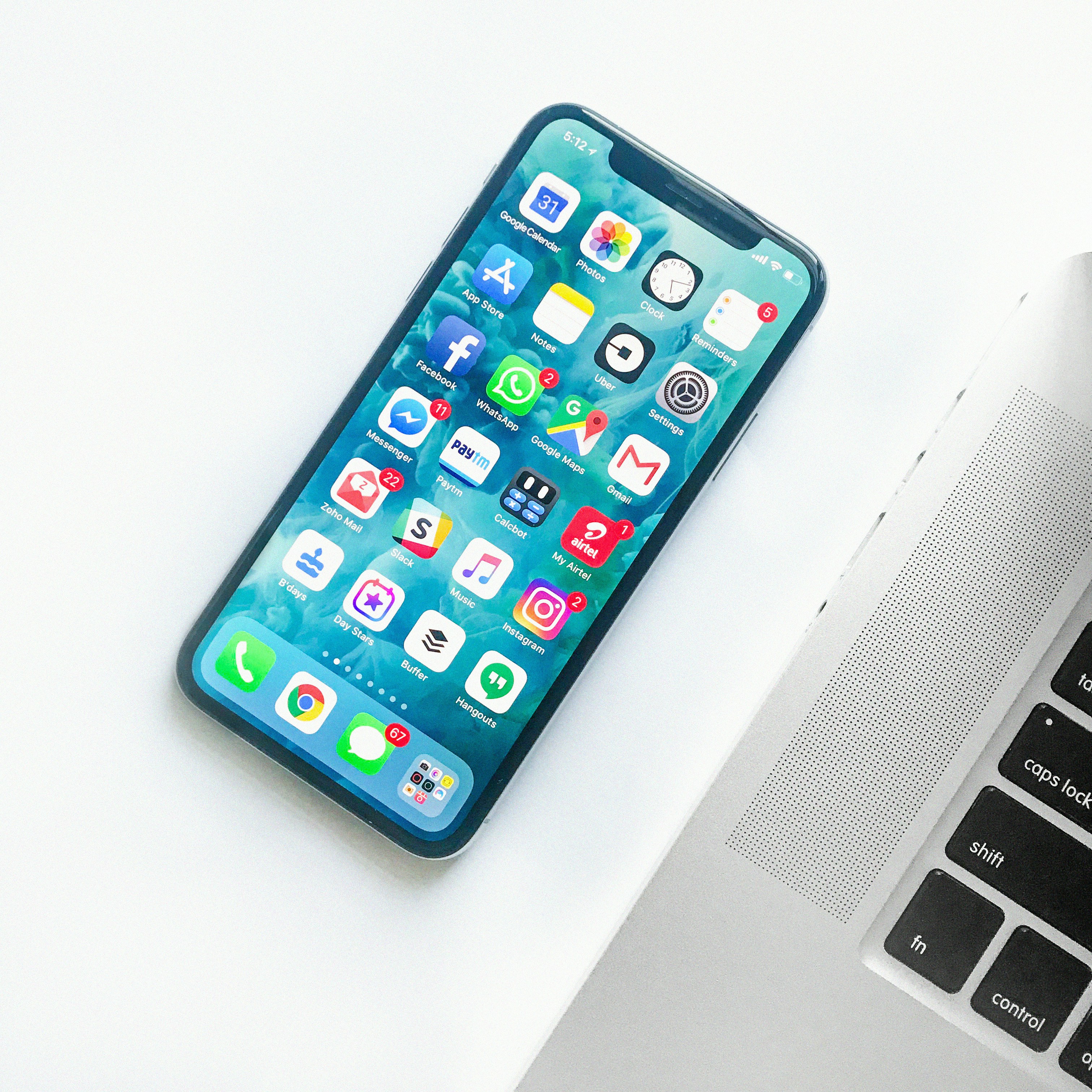 Apple's AI Strategy Faces Growing Expectations